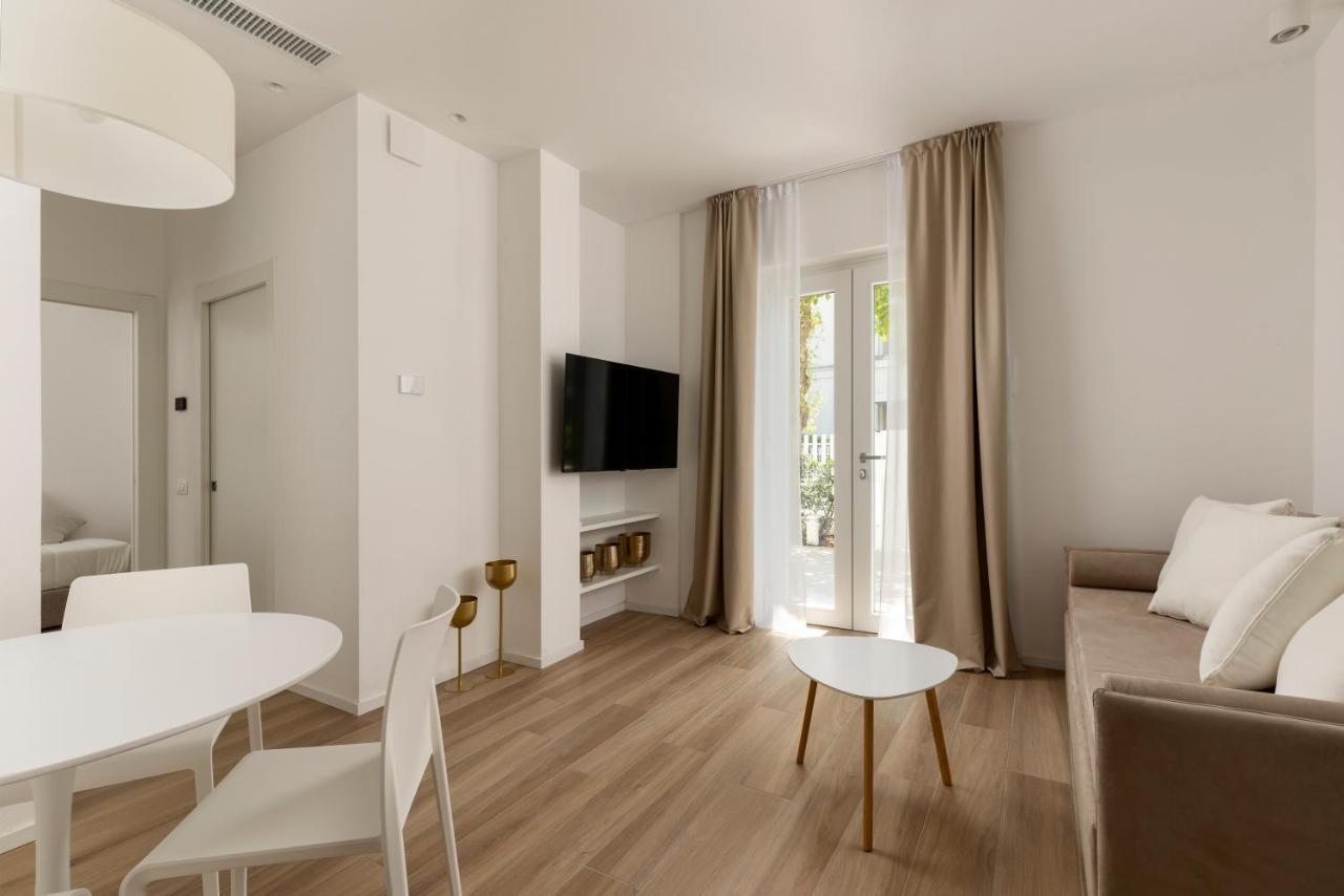 The Palm Riccione Aparthotel ภายนอก รูปภาพ