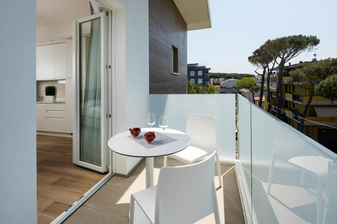 The Palm Riccione Aparthotel ภายนอก รูปภาพ