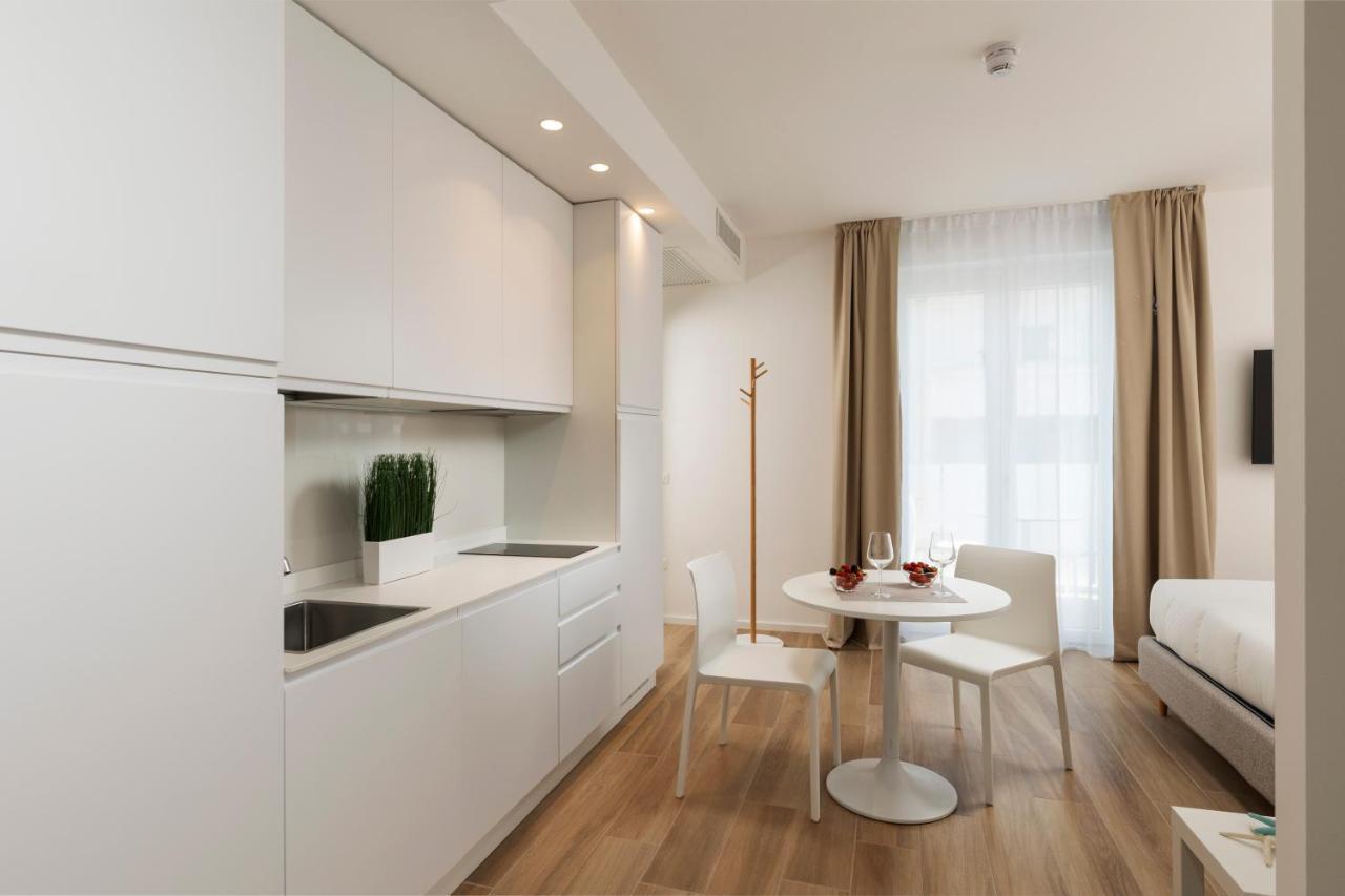 The Palm Riccione Aparthotel ภายนอก รูปภาพ