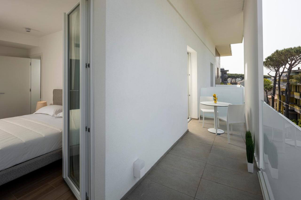 The Palm Riccione Aparthotel ภายนอก รูปภาพ