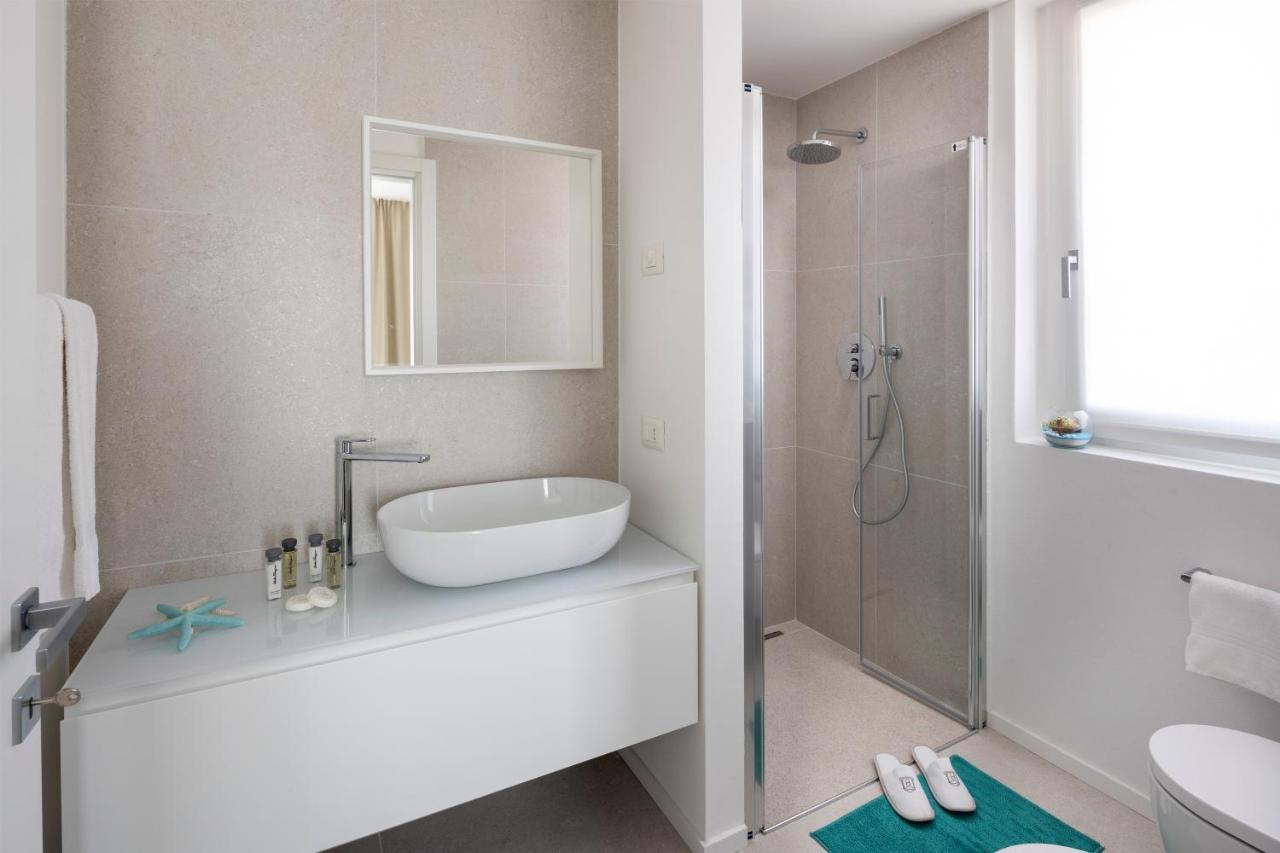 The Palm Riccione Aparthotel ภายนอก รูปภาพ